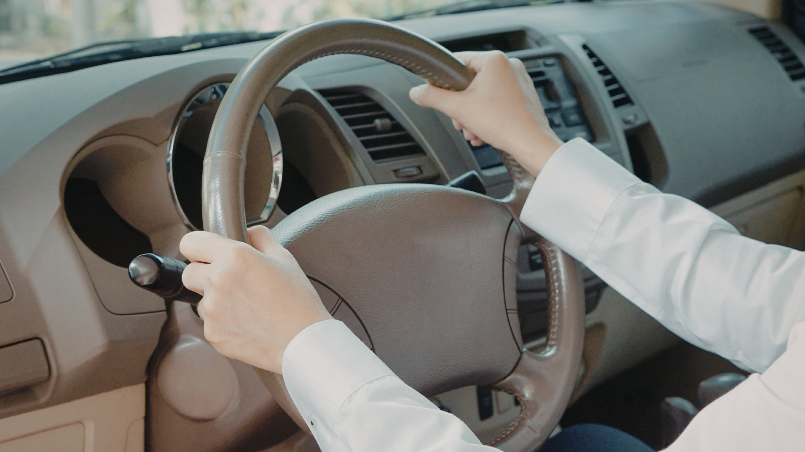 Scopri di più sull'articolo Giovani alla guida nel 2026: protezione e normative